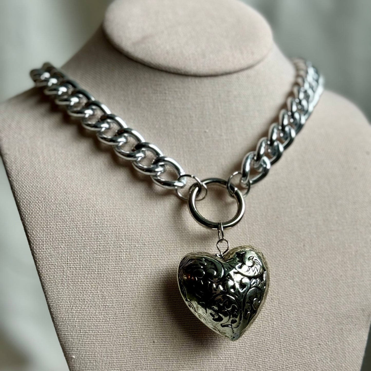 Vintage Style Heart Statement Choker