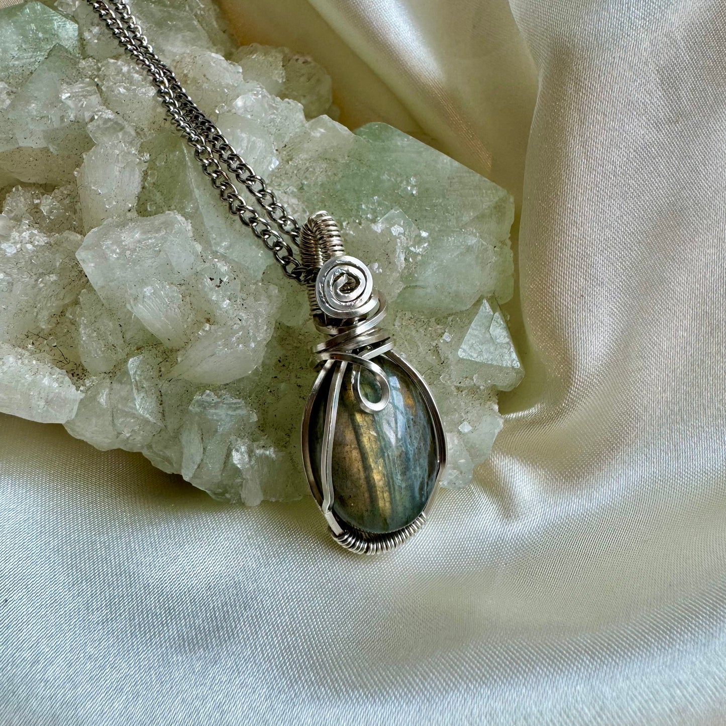 Labradorite “Soul Bloom” Mini Pendant