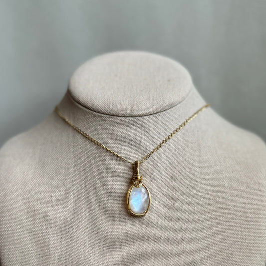 Moonstone “Venus” Mini Pendant