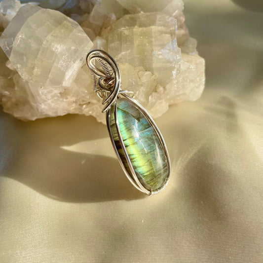 Labradorite "Lucidity" Pendant